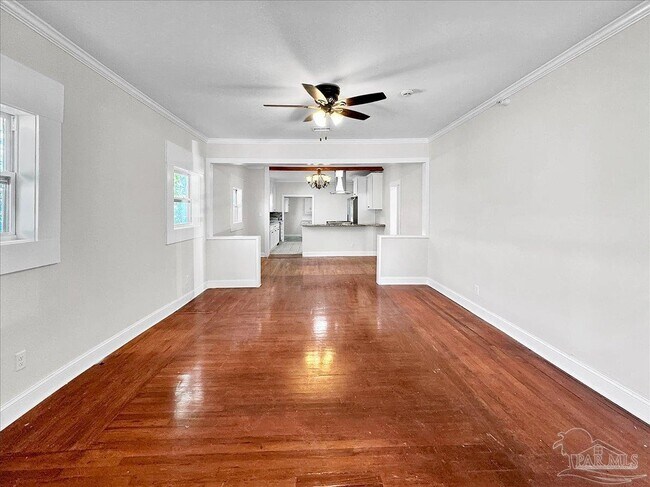 Foto del edificio - 1007 W Wright St