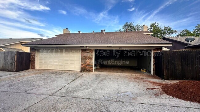 Foto del edificio - 6713 Lyrewood Ln