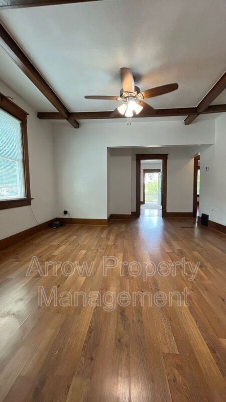 Foto del edificio - 1234 Goodhue Blvd