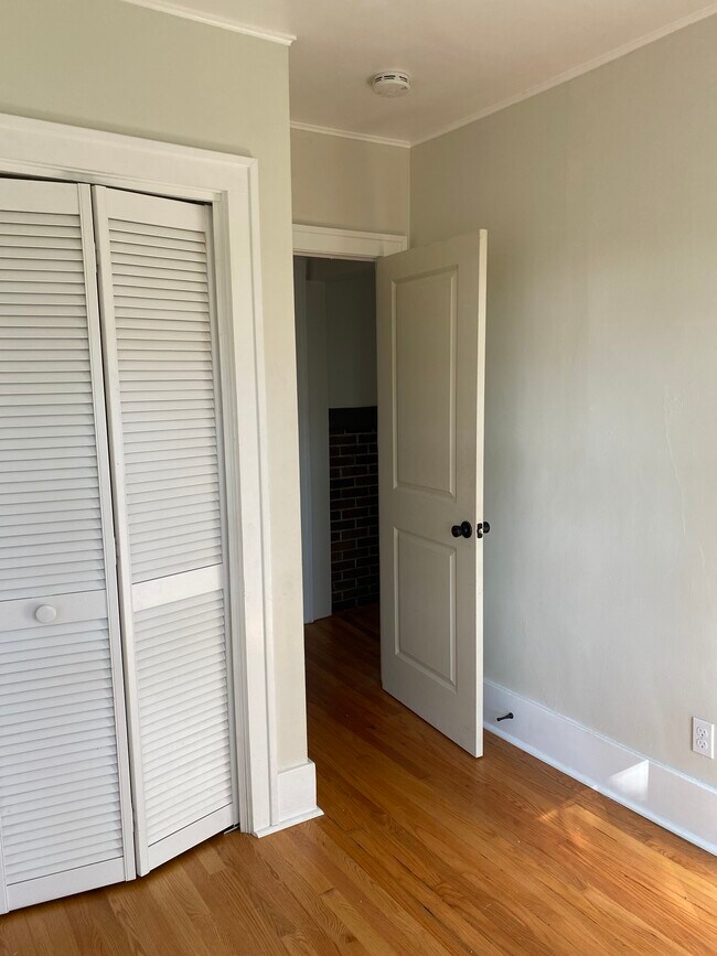 Foto del edificio - 224 N Huron St