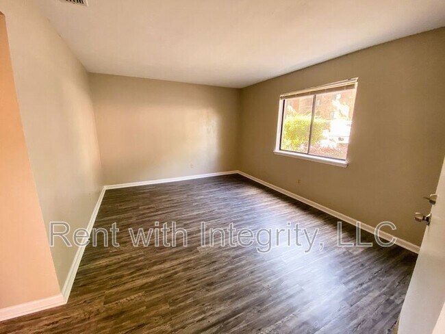 Foto del edificio - 1445 Willow Bend Way