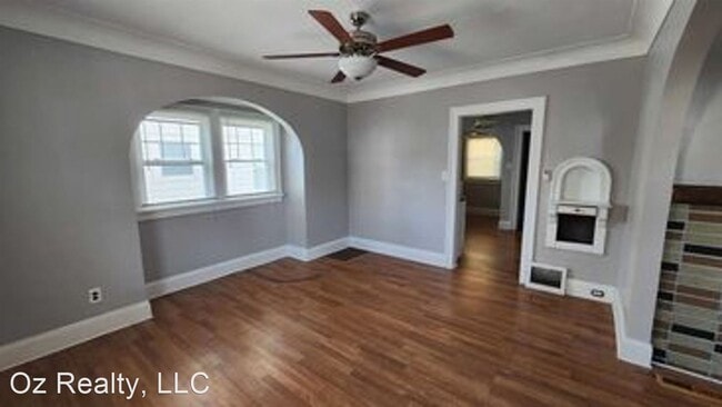 Foto del edificio - 3 br, 1 bath House - 4045 Kingsbury Ave