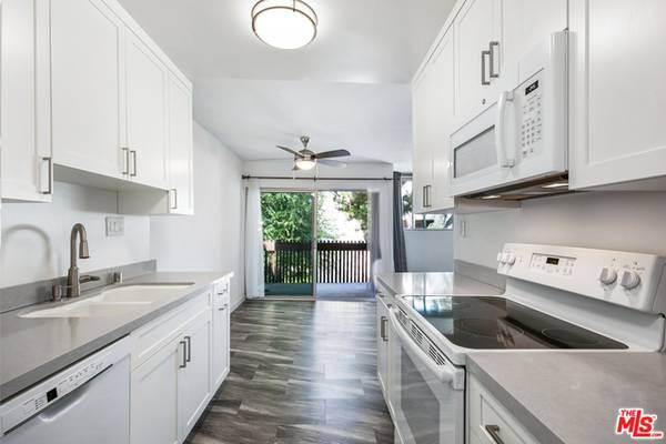 Primary Photo - 5900 Canterbury Dr