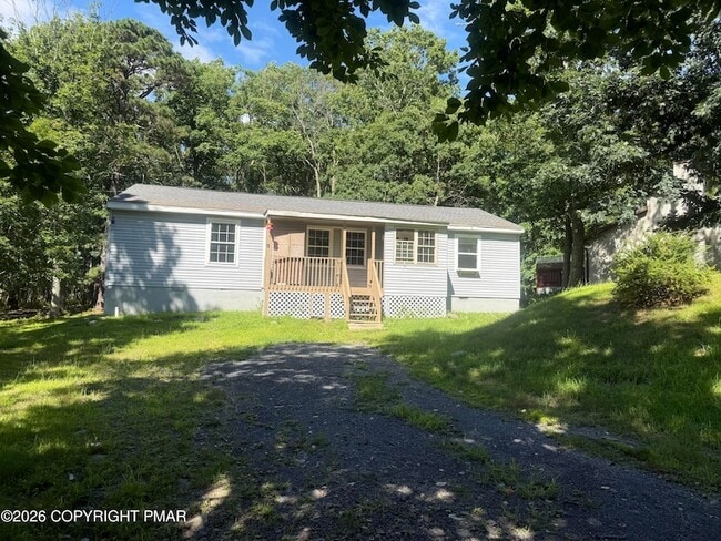 Building Photo - 2186 Spring Dr