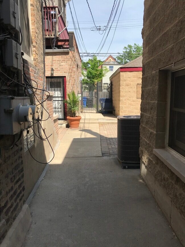 Foto del edificio - 815 S Bell Ave