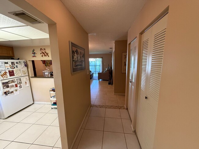 Building Photo - 3701 Champagne Dr