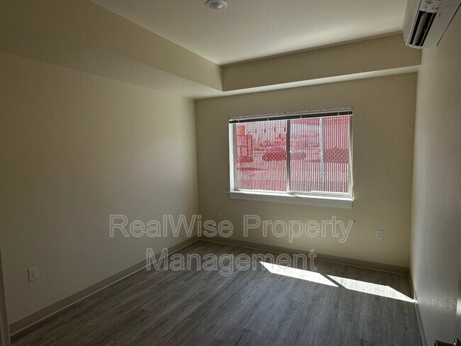 Foto del edificio - 1935 Table Rock Rd