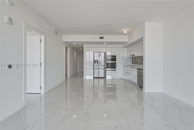 Building Photo - 1170 E Hallandale Beach Blvd