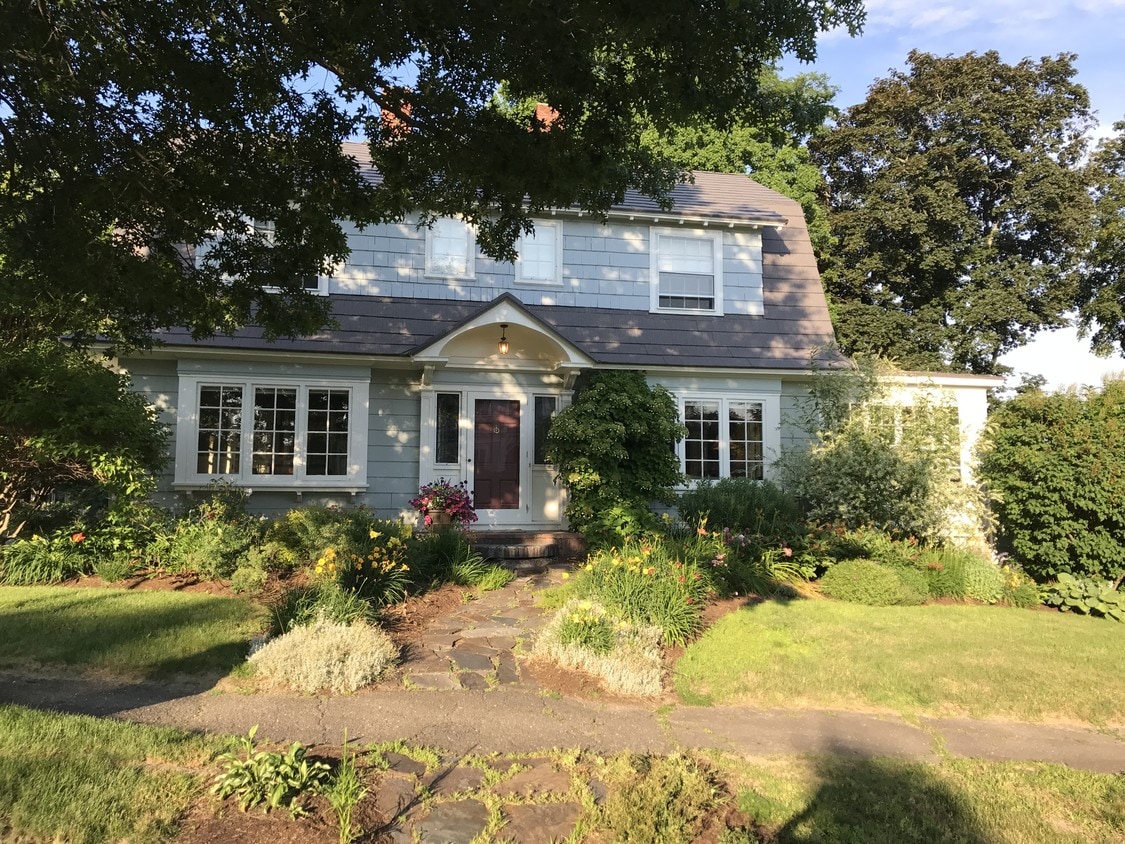 29 Montgomery St, Bangor, ME 04401 House Rental in Bangor, ME