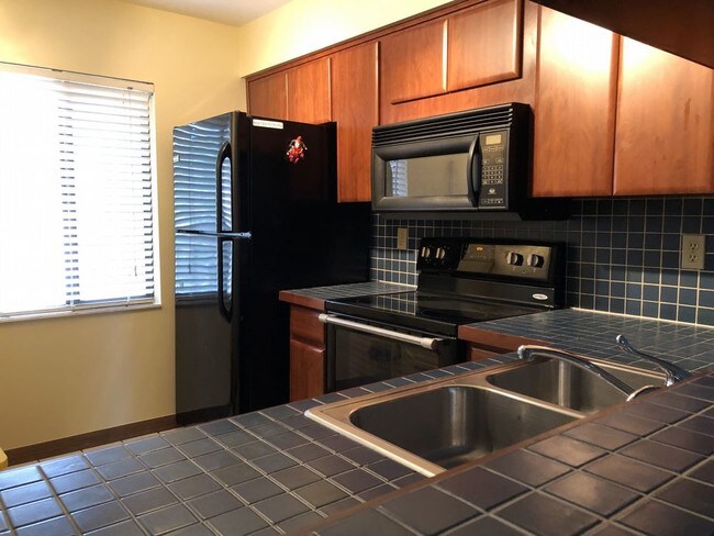 Building Photo - 2371 Lake Heather Heights Ct