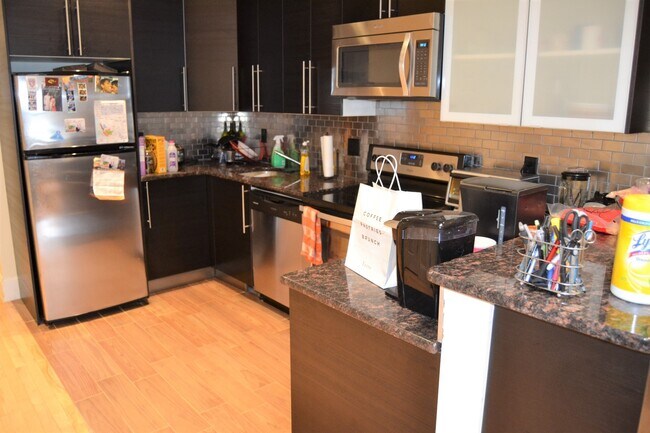 Foto del edificio - 1203 Beacon St