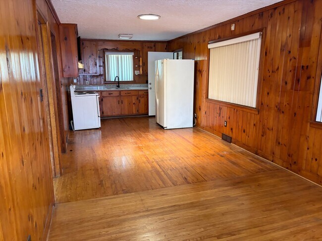 Foto del edificio - 6015 Monroe Rd