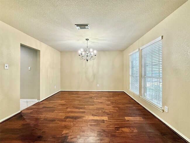 Building Photo - 1810 Katlyn Ln