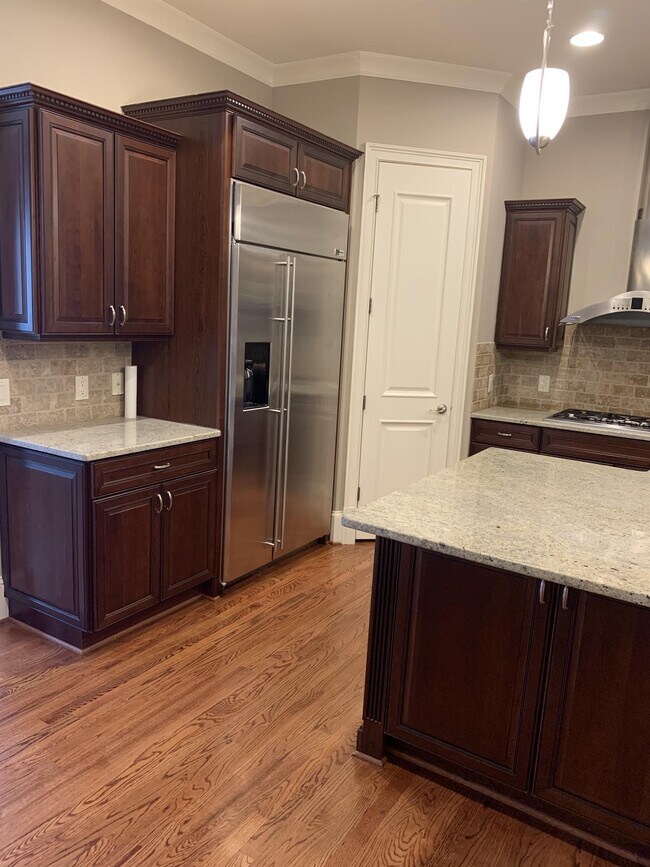 Foto del edificio - 384 16th St NW