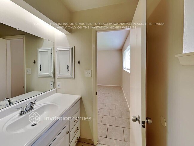 Foto del edificio - 16511 Forest Bend Ave