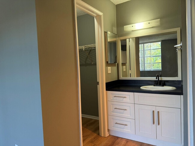 Foto del edificio - 9450 Live Oak Pl