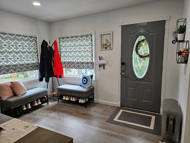 Building Photo - 44 Gillespie Rd