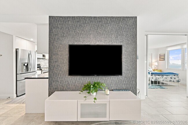 Building Photo - 3221 S Ocean Blvd