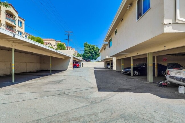 Foto del interior - Classic 2-Story Building in Park Mesa Heig...
