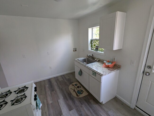 Building Photo - 3612 Brooklyn Ave