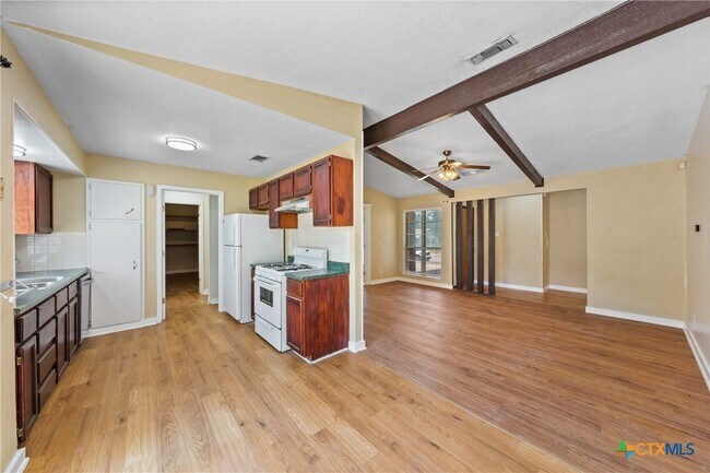 Foto del edificio - 602 Skyline Ave