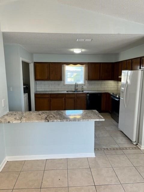 Foto del edificio - 6782 Walden Cir
