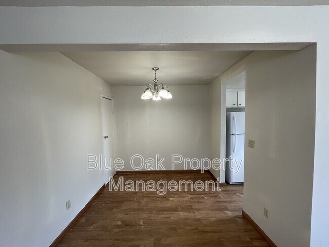 Foto del edificio - 2742 White Ave