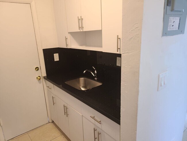 Foto del edificio - 1545 NW 8th Ave