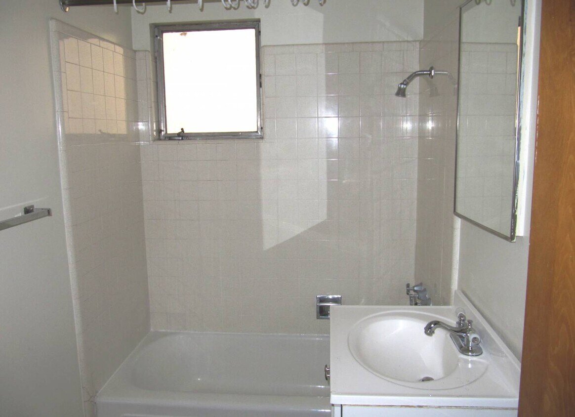Foto del edificio - 1652 3rd St
