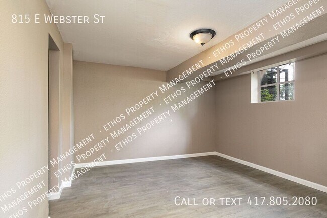 Foto del edificio - 815 E Webster St