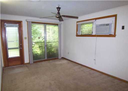 Building Photo - 6036 Eastwood Dr