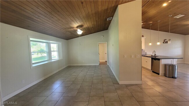 Foto del edificio - 1205 SW 21st Terrace