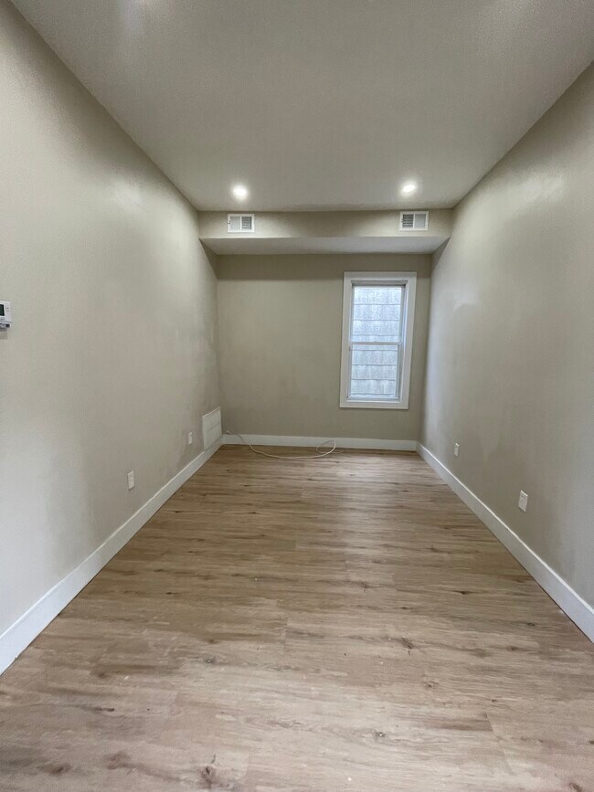 Foto del edificio - 216 Claremont Ave