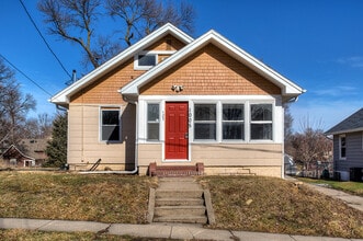 Building Photo - 1005 Pleasant View Dr
