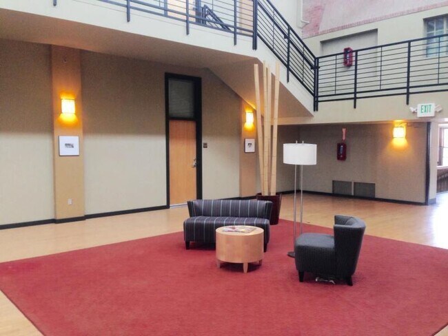 Foto del edificio - 300 Tijeras Ave NW