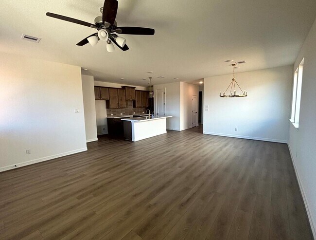 Foto del edificio - 24231 Dewey Trl