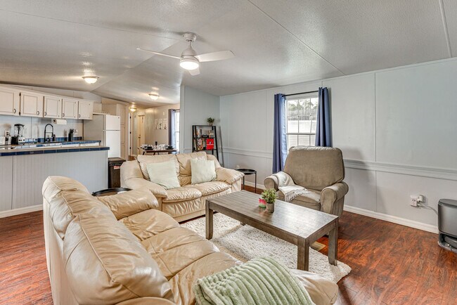 Foto del edificio - 7117 SW Archer Rd