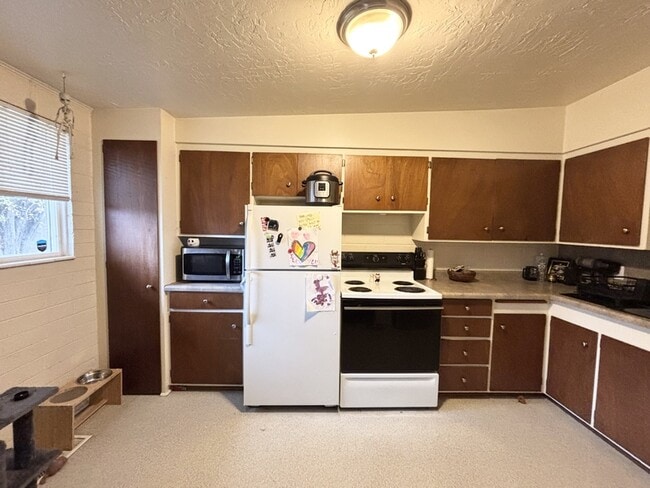 Photo - 472 E Granite Ave Apartment