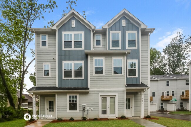 Building Photo - 2607 Hunter Ave