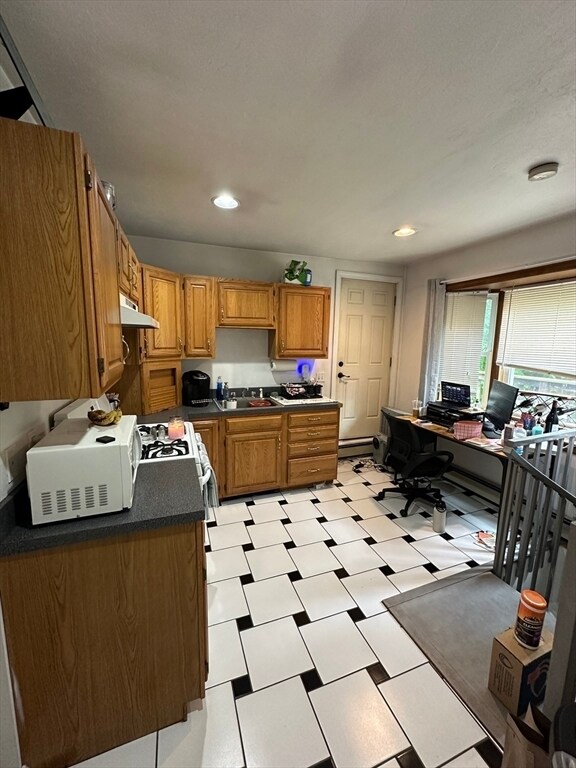 Foto del edificio - 703 E Broadway