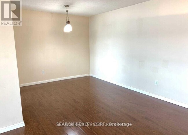 Building Photo - 550-1550 Webb Dr