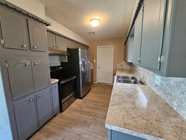 Foto del edificio - 3202 SE Footman Ln