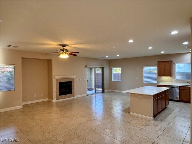 Foto del edificio - 1052 Chestnut Chase St