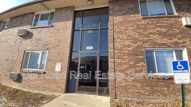 Building Photo - 430 Bellbrook Ave