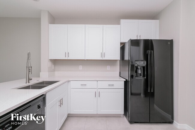Building Photo - 7015 Samuel Ivy Dr