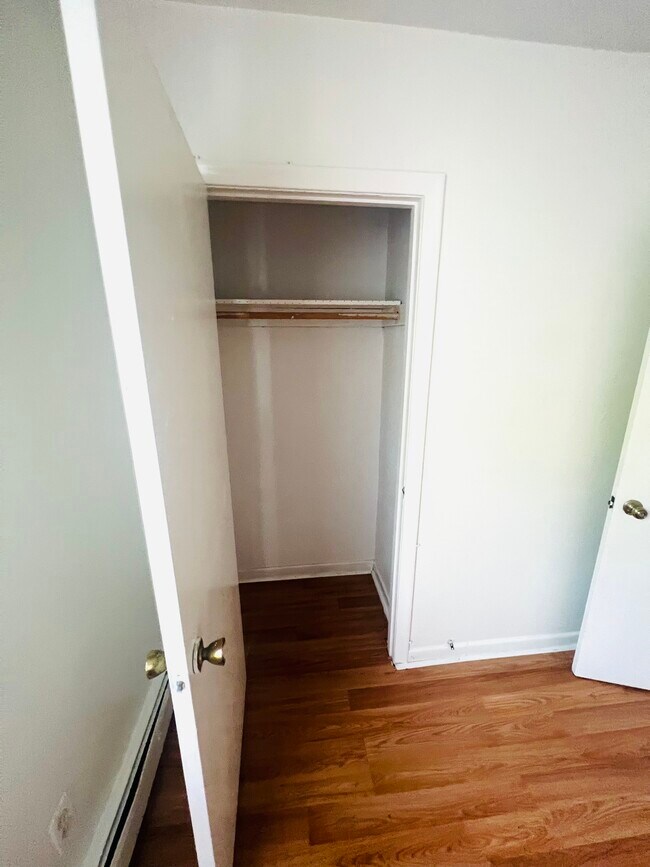 Building Photo - 12 Bailey St