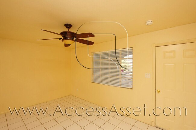 Building Photo - (*) Ave. La Fonda 78660