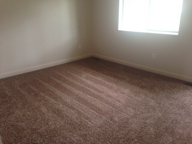 Foto principal - Great 4 Bedroom Townhouse in Ogden for Rent