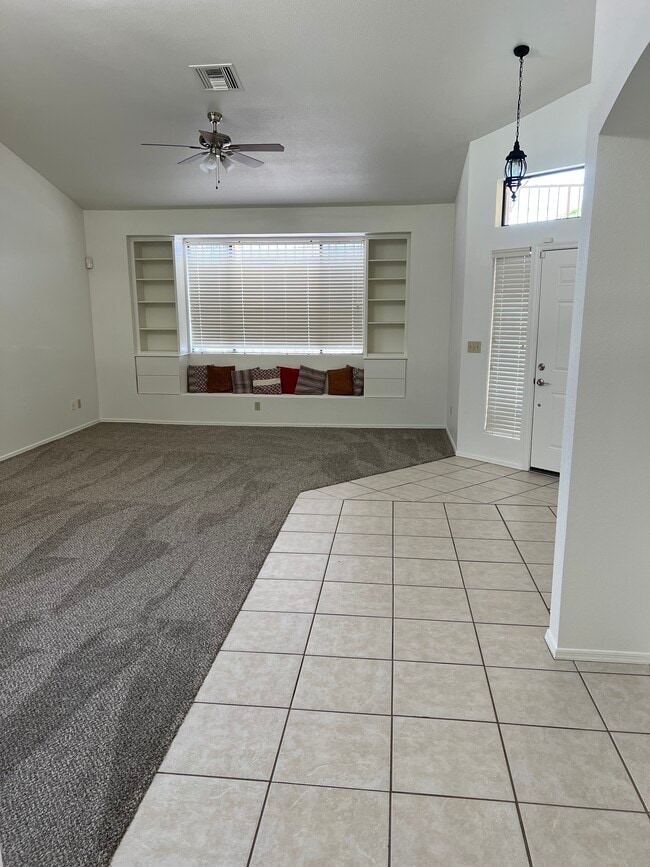 Building Photo - 2670 W Camino De La Joya
