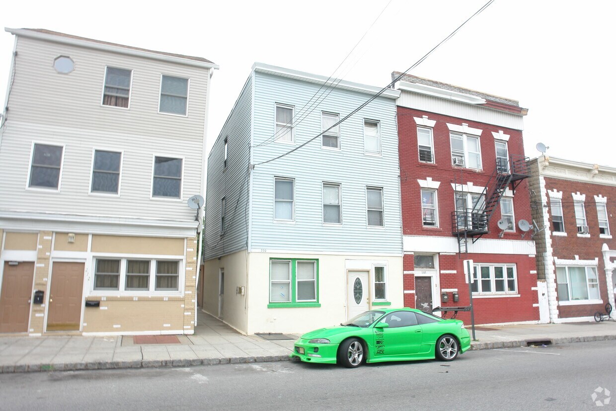 Primary Photo - 270 Washington St